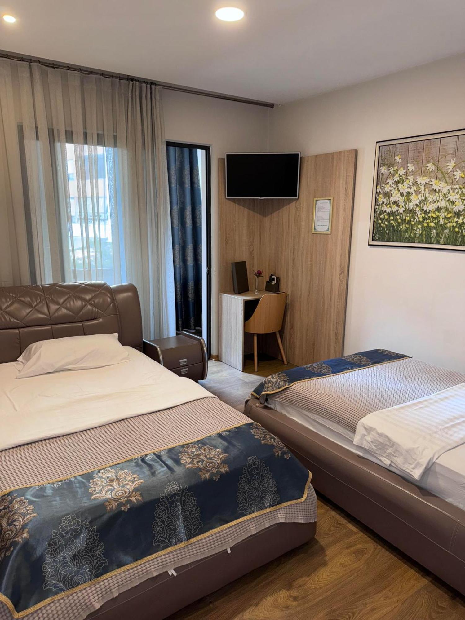 Park Hotel Tirana Yzberishti Exterior foto